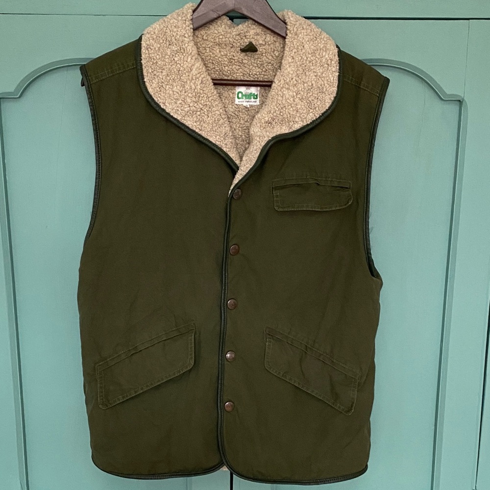 Crufts Ventile Olive Vest with Cream Sherpa Lining